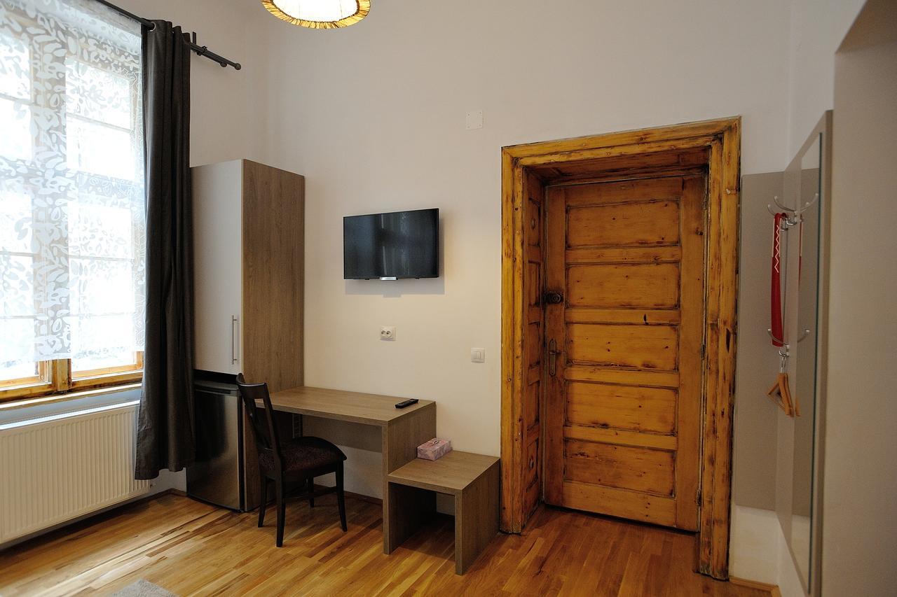 Dinicu Residence - Central Location Брашов Екстер'єр фото