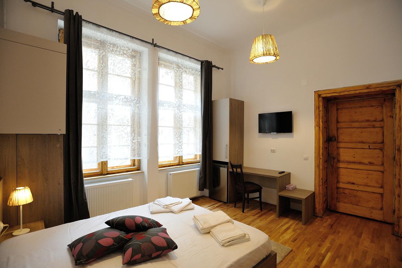 Dinicu Residence - Central Location Брашов Екстер'єр фото