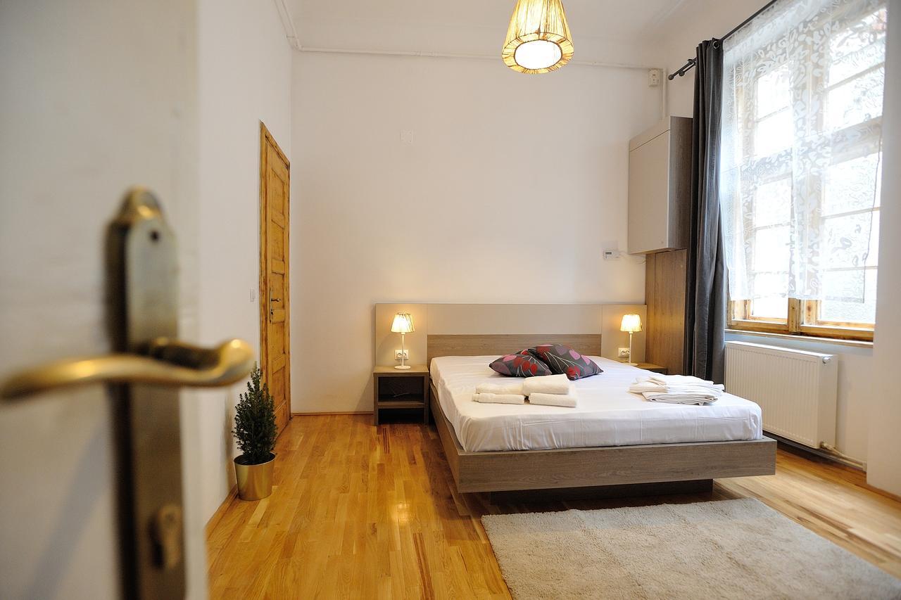 Dinicu Residence - Central Location Брашов Екстер'єр фото